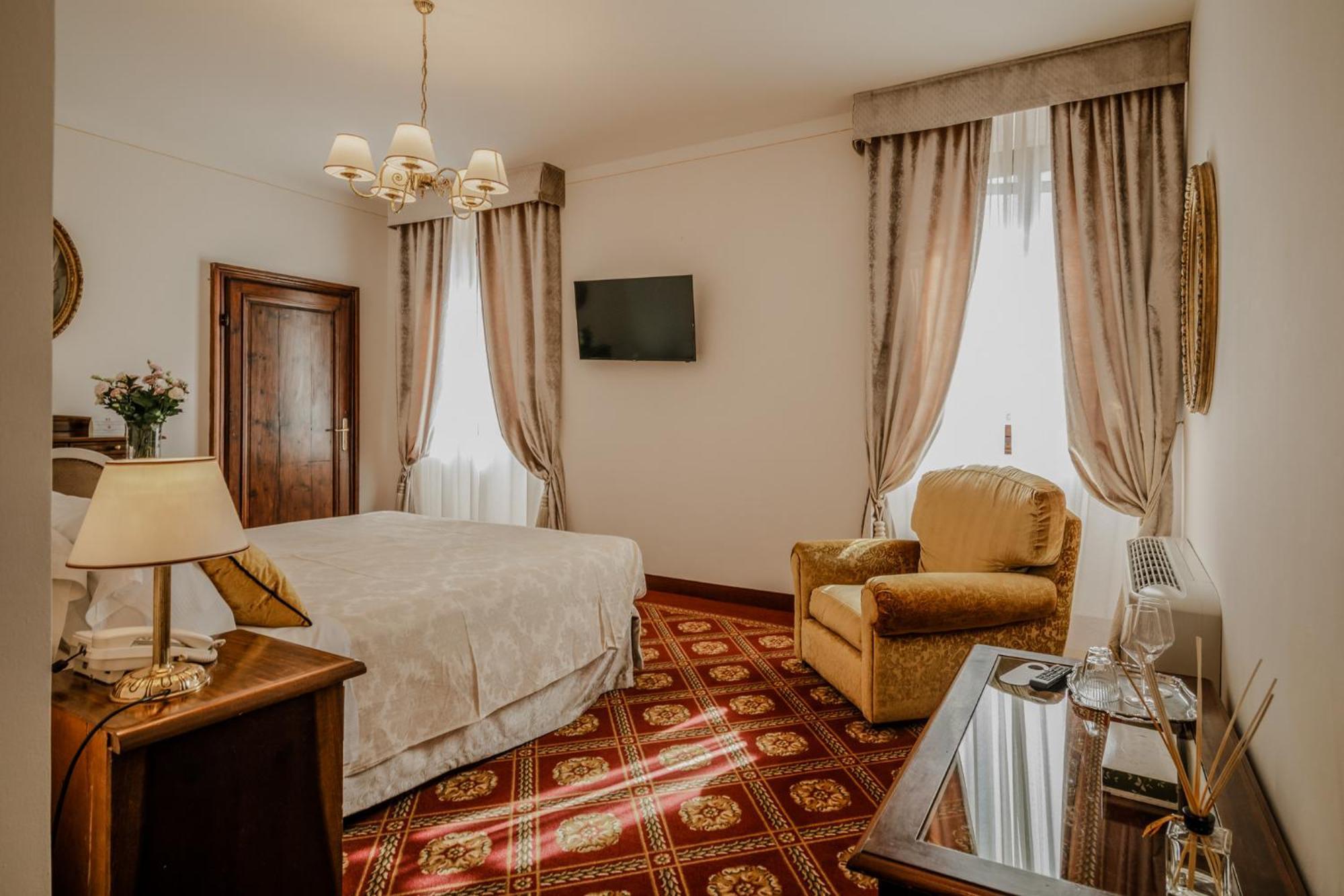 Villa Lecchi Hotel Wellness Colle Val D'Elsa Exterior photo
